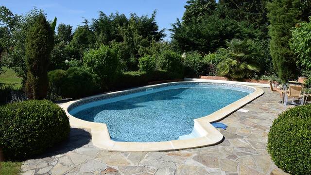 Gîtes à la campagne avec piscine à proximité du Puy du Fou