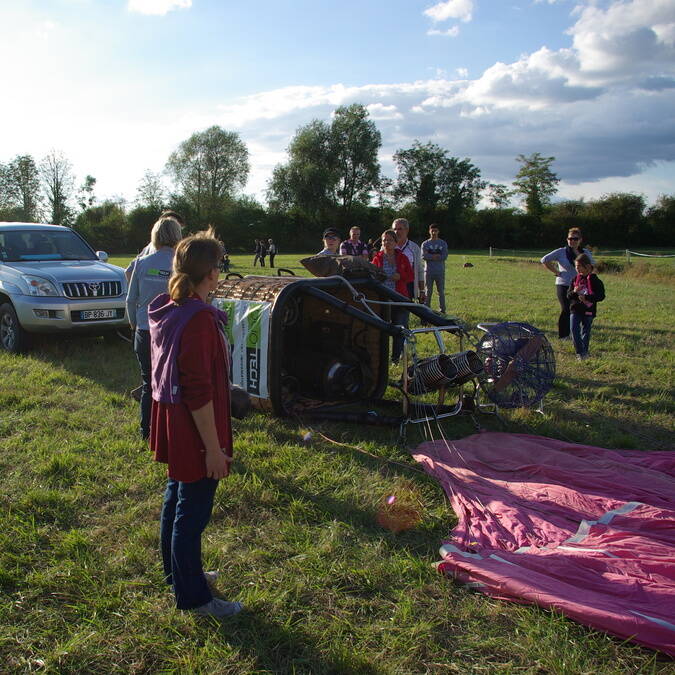 Préparatifs d’un vol en montgolfière