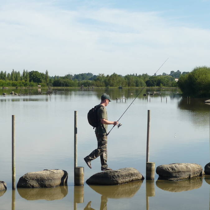Pêche sur passage à gué étang des chirons Pescalis